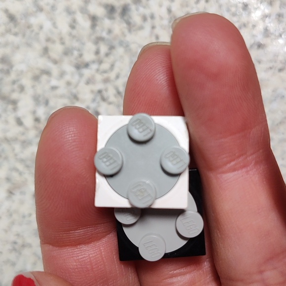 Vintage Lego pieces the tops turn and spin - Picture 4 of 4